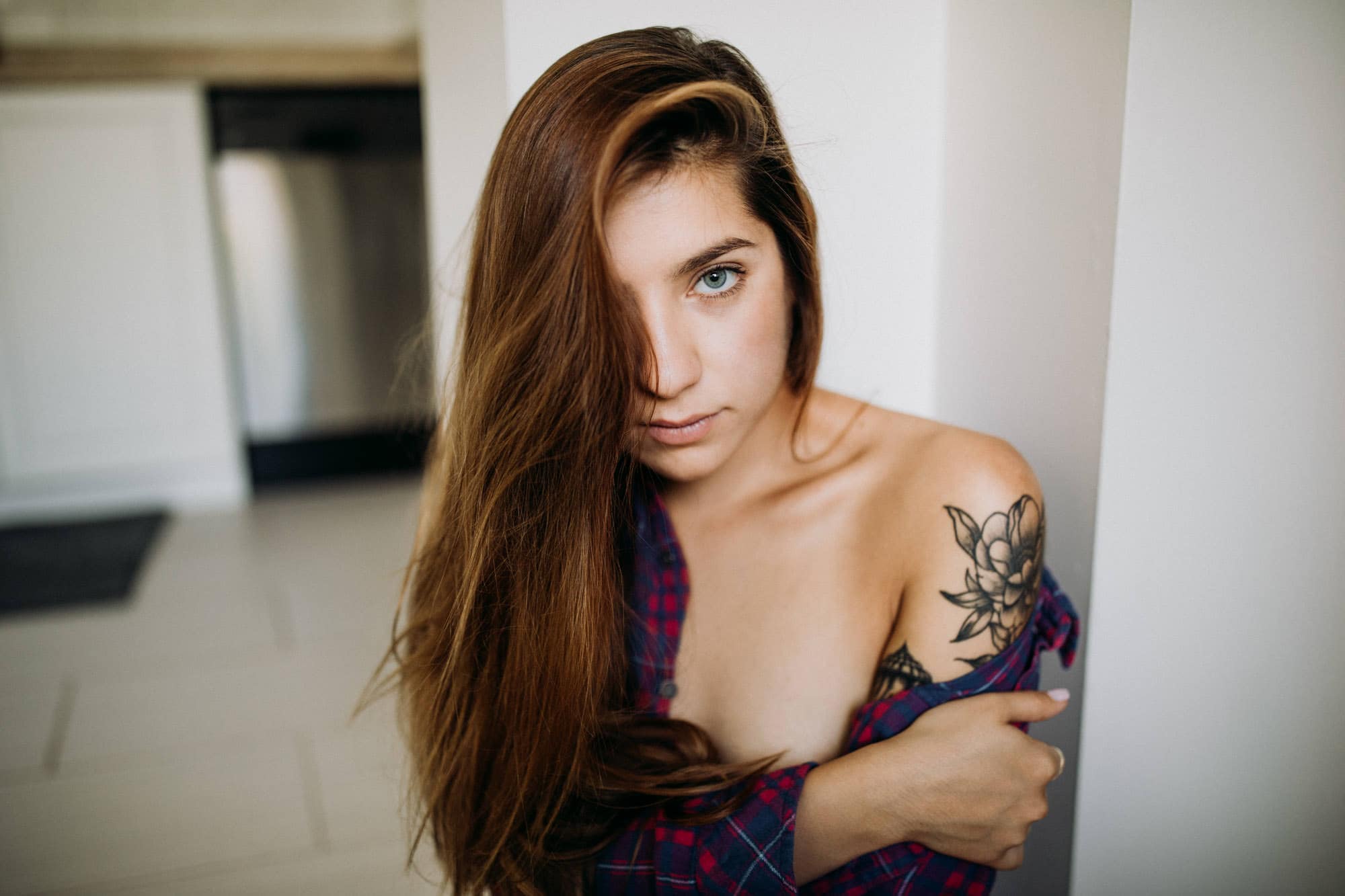 green eyes tattoo girl vancouver victoria montreal boudoir photographer