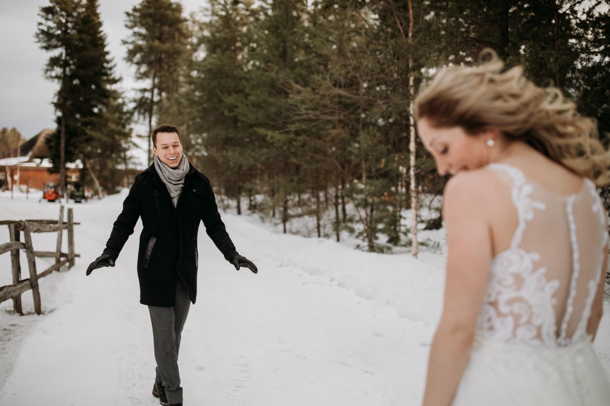 bride groom cold first look