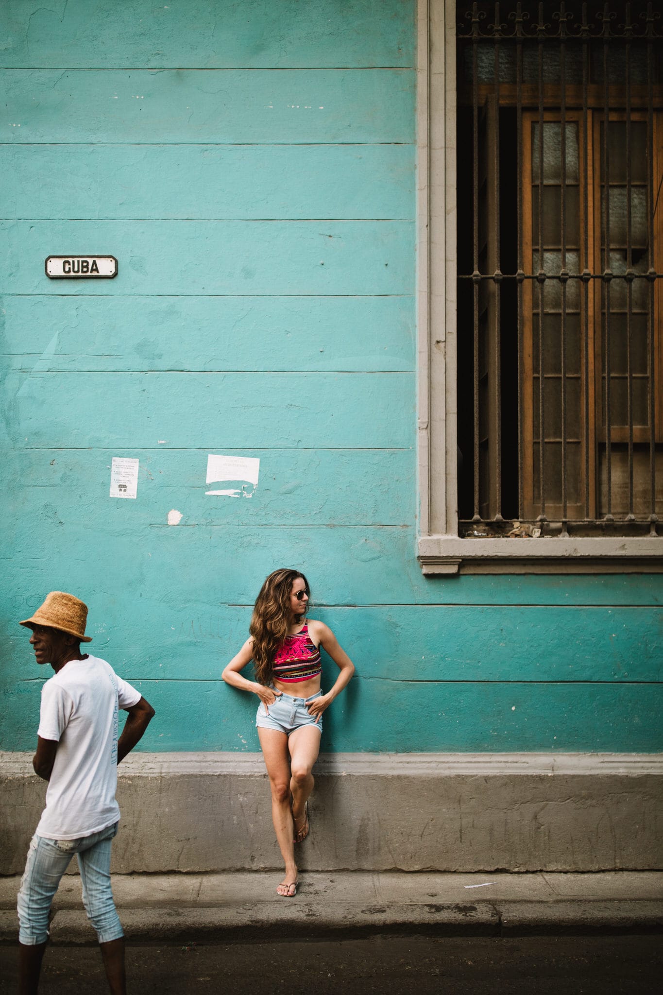 Street photography and vibrant colours in Centro Havana. Travel photographer Brent Calis.